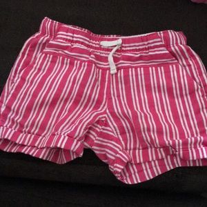Girls Stripped Shorts. Size: XS/XCH (4-5)